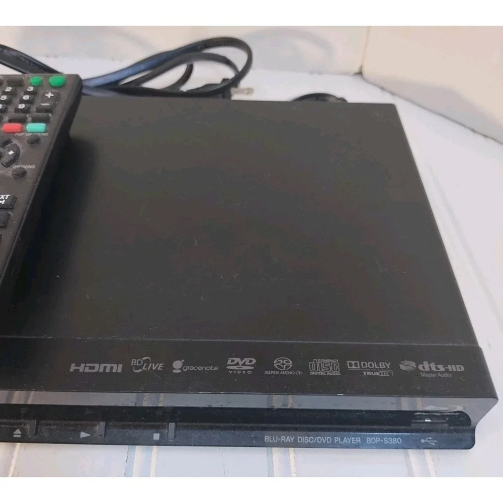 Sony BDP-S380 Blu-Ray DISC/DVD Player 1080p Comes W/Remote/ HDMI Cable/ Tested